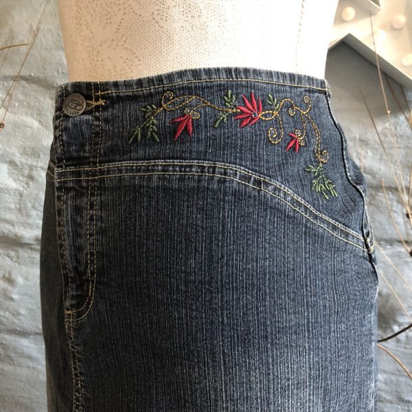 Pre-loved Mr. Price RT Jeans Co. Faded Dark Wash Embroidered Denim ...