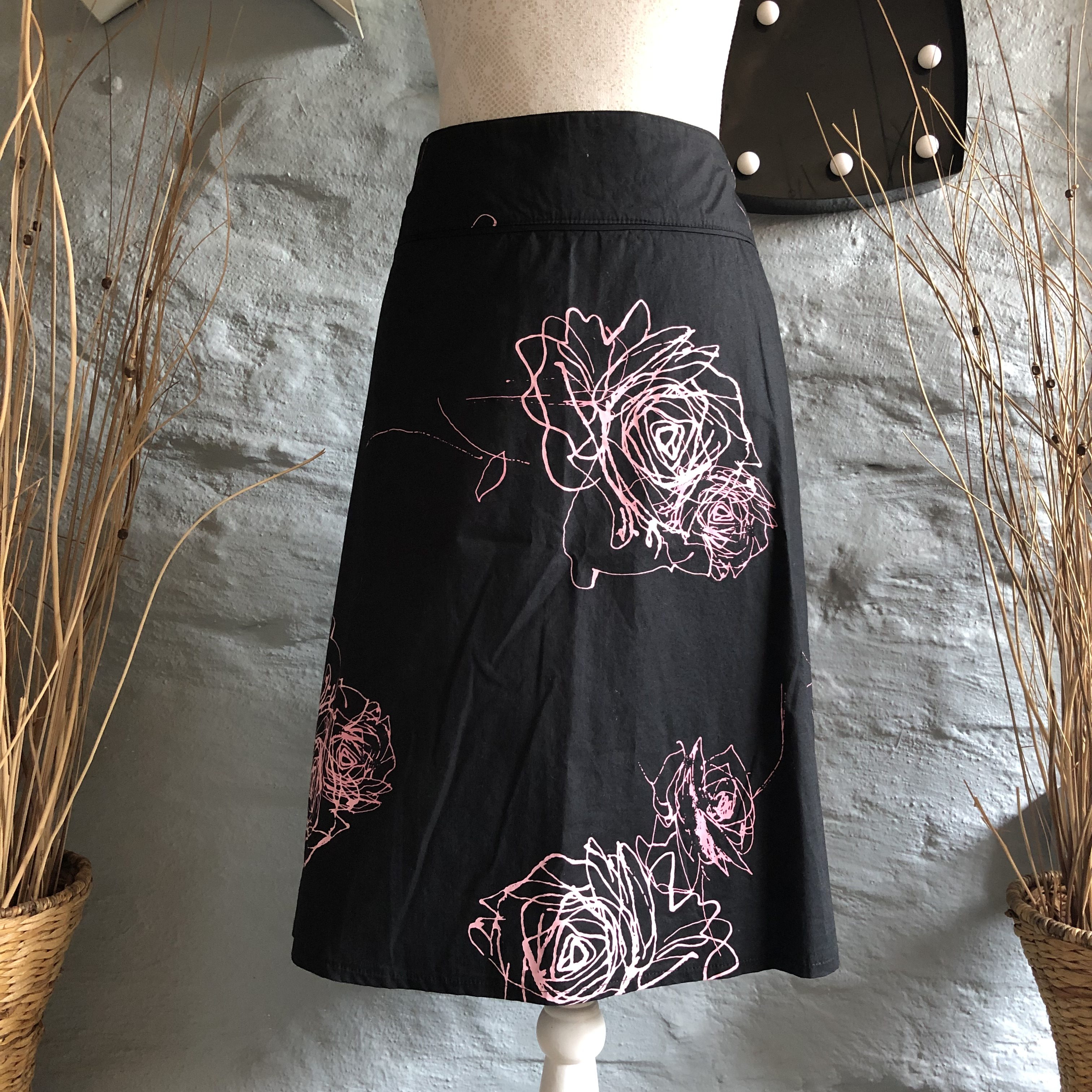 Pre-loved Truworths Black A-line Above The Knee Length Skirt With Pink ...