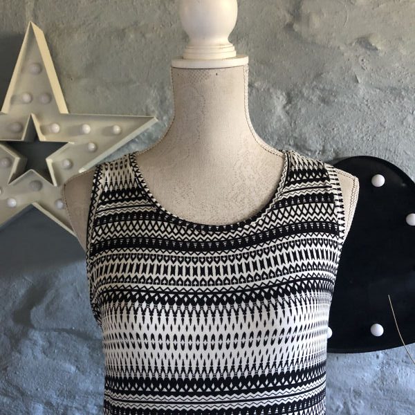 Pre-loved Woolworths Black & White Patterned Sleeveless Fitted Midi ...